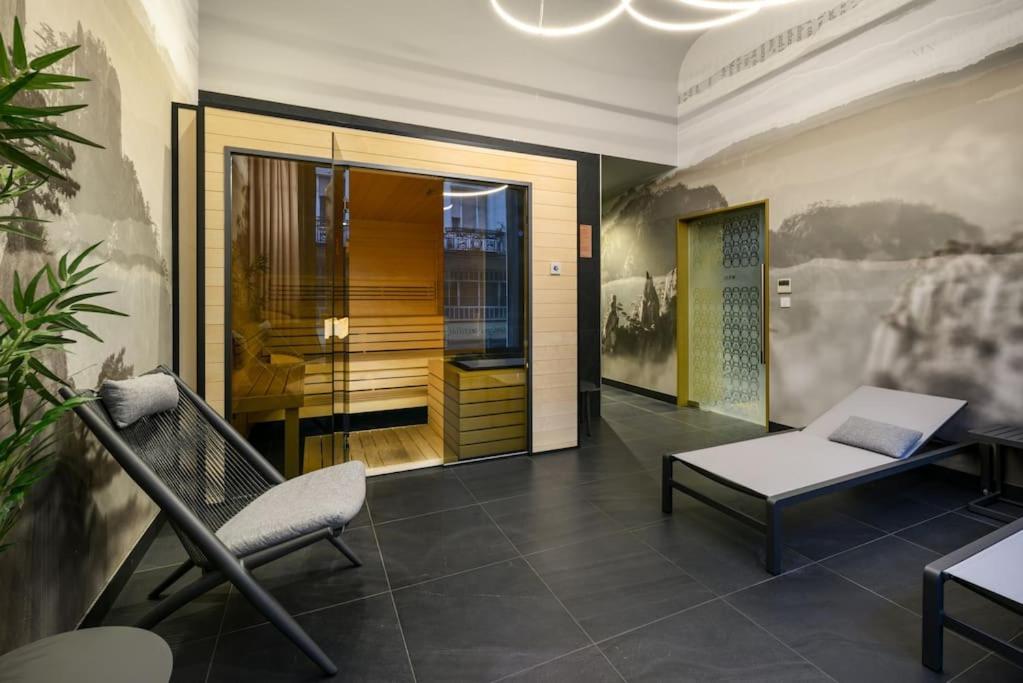 2Budapest Eye-Freegym And Sauna Luxury Home Exterior photo